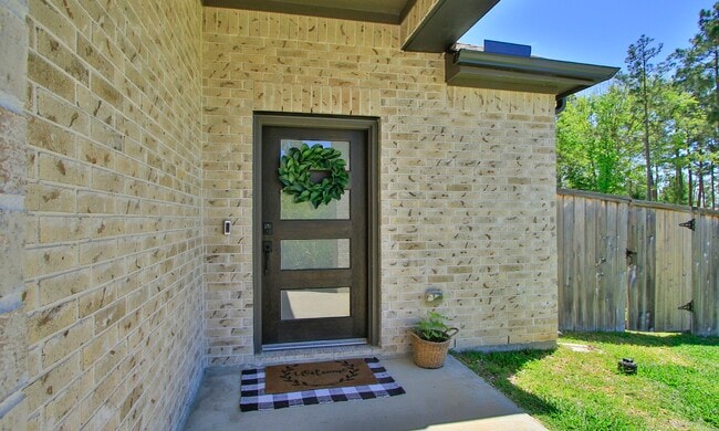 Building Photo - 320 Rise Ln
