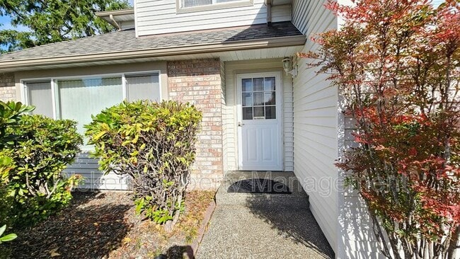 Building Photo - 6453 Grand Pine Loop NE