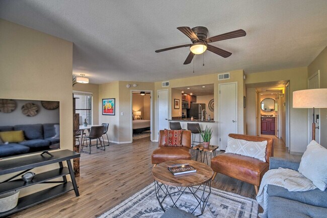 Building Photo - 4850 E Desert Cove Ave