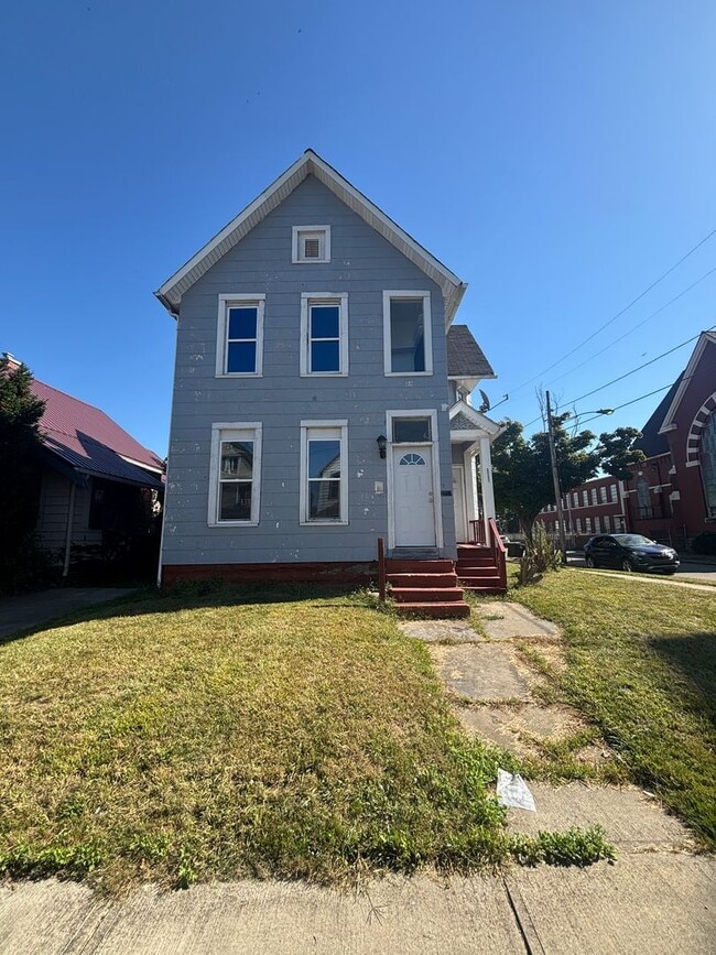 Building Photo - 3257 W 43rd St