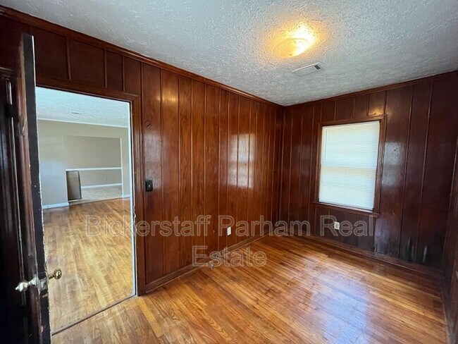 Building Photo - 2911 Gardenia St