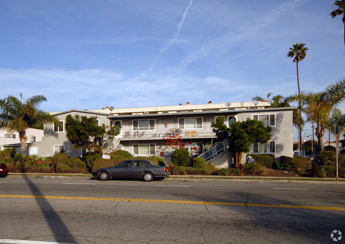 Primary Photo - Oceanside Apartments
