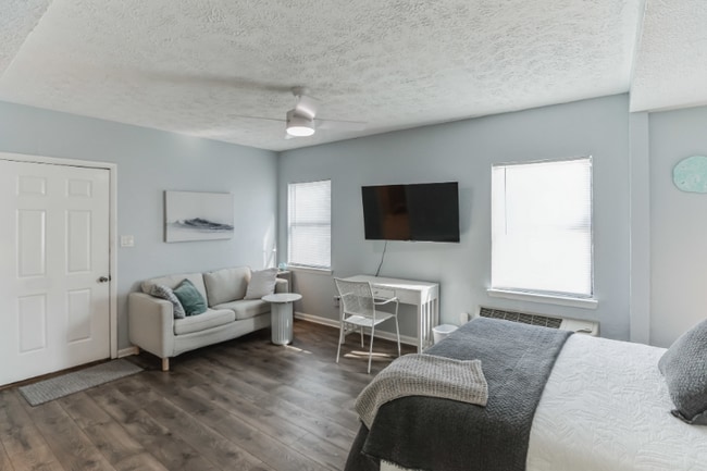 Building Photo - 216 Rose Ln