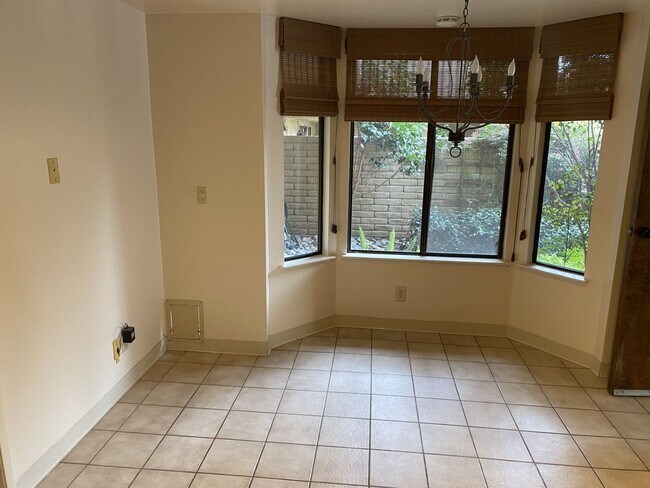 Building Photo - Condo in Orcutt