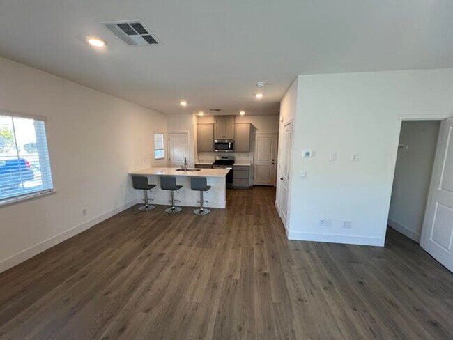 Foto del edificio - 4244 Fawnridge Pl