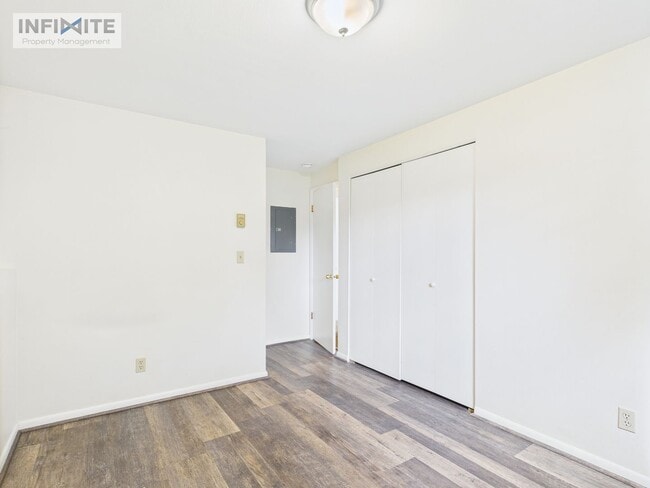 Building Photo - 3 Bedroom off East Valley Center!