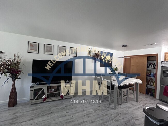 Foto del edificio - 9390 W Loomis Rd