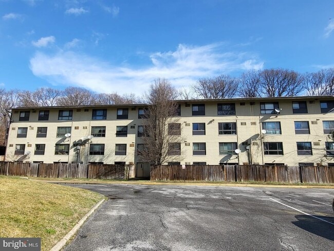 Photo - Cozy 1 Bedroom 1 Bathroom Condo- Conveniently Located at DC line