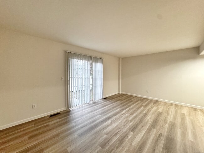 Building Photo - 22 Ferris Ave