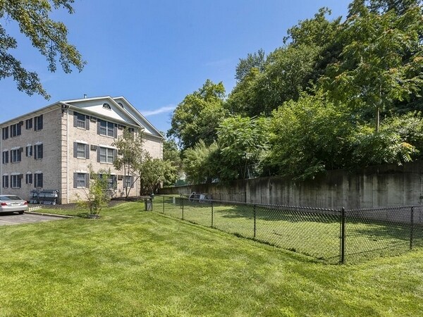 Foto del edificio - Stanford Court Apartments