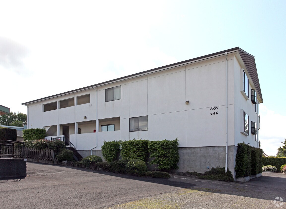 Building Photo - Marina View