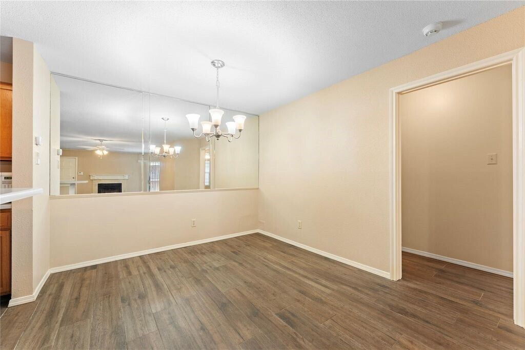 Foto principal - 10871 Braes Bend Dr