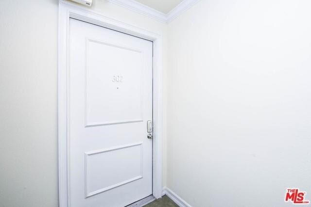 Building Photo - 926 S Manhattan Pl