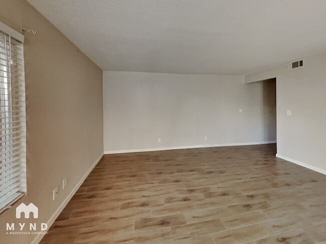 Foto del edificio - 2336 Villanova Cir