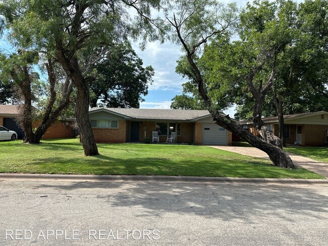 Foto del edificio - 3 br, 2 bath House - 3673 Yale