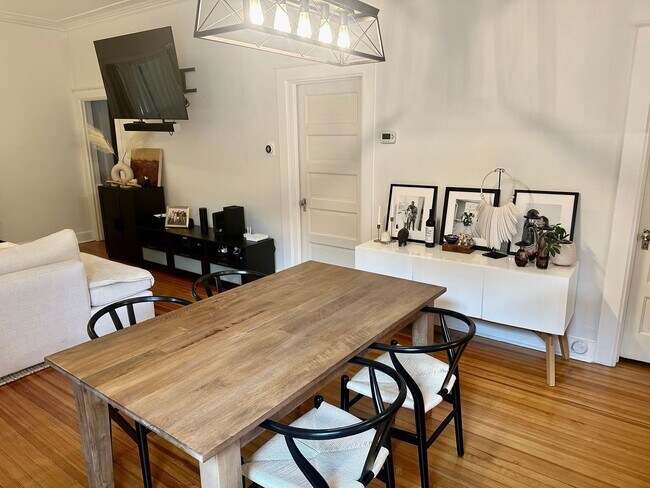 Building Photo - Incredible Washington Park Home