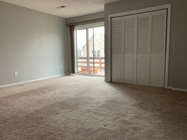 Living room - 104 Seaside Ave