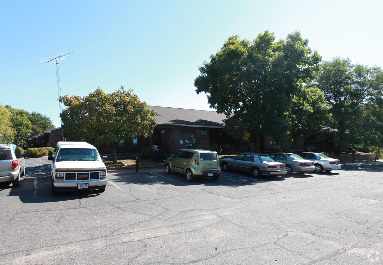 Foto principal - 403 2nd Ave E