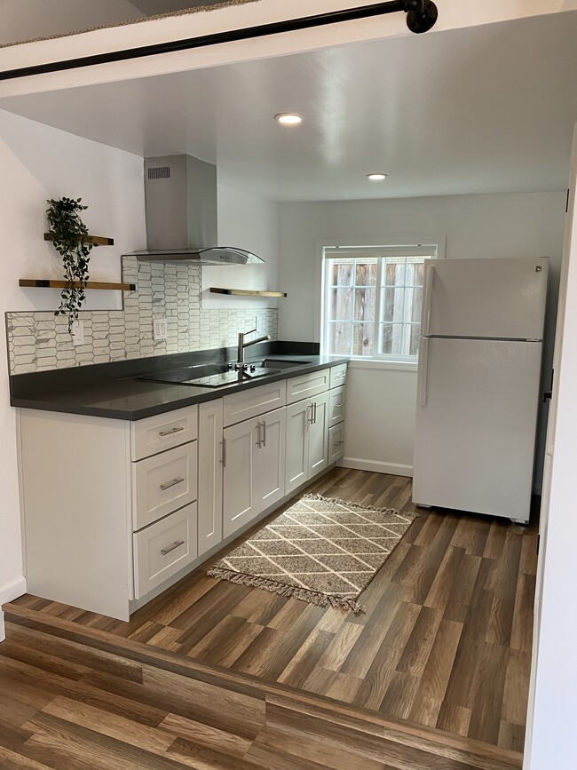 Renovated kitchen - 828 6th Ave