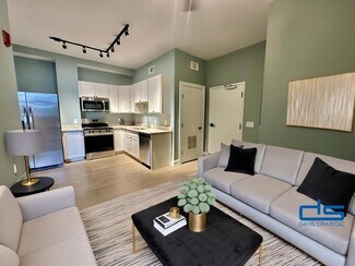 Building Photo - 5 5th St