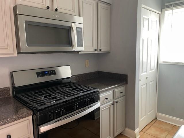 Building Photo - 6721 Trafalger Square