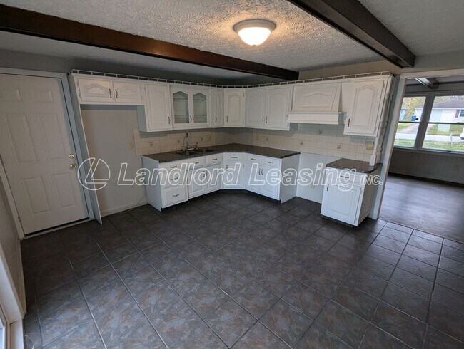 Foto del edificio - Beautiful 3-Bedroom Ranch with Fenced Yard...