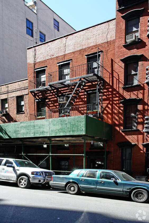 Foto del edificio - 220 W 17th St
