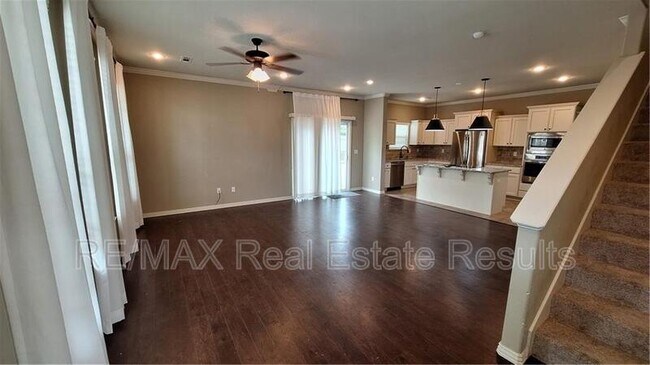 Foto del edificio - 626 N Tennyson Ln