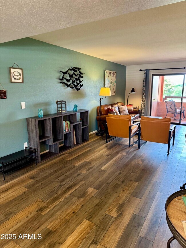 Foto del edificio - 4303 E Cactus Rd