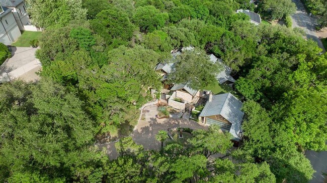 Building Photo - 2707 Valley Spring Rd