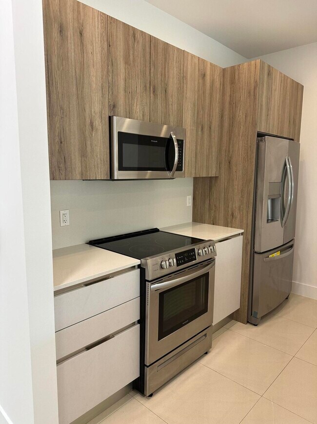 Foto del edificio - 815 NE 17th Ave