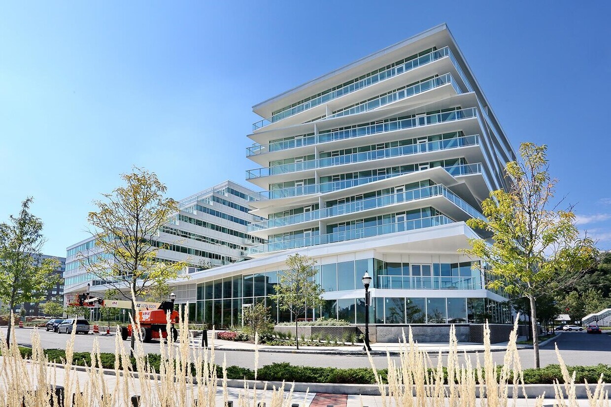Foto principal - 800 Ave at Port Imperial Blvd