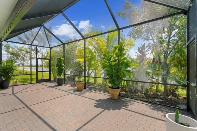 Building Photo - 16124 Key Biscayne Ln