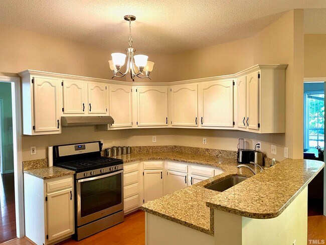 Building Photo - 101 Elmview Dr