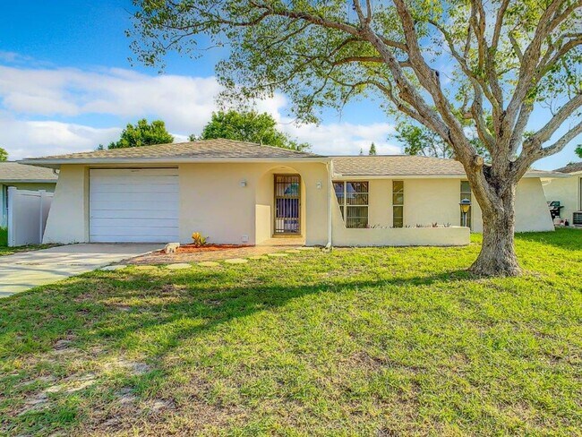 Building Photo - JUST REDUCED!! Gorgeous 3/2 1272 Sq. Ft. u...