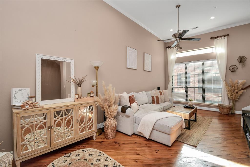 Foto principal - 2346 Camden Dr