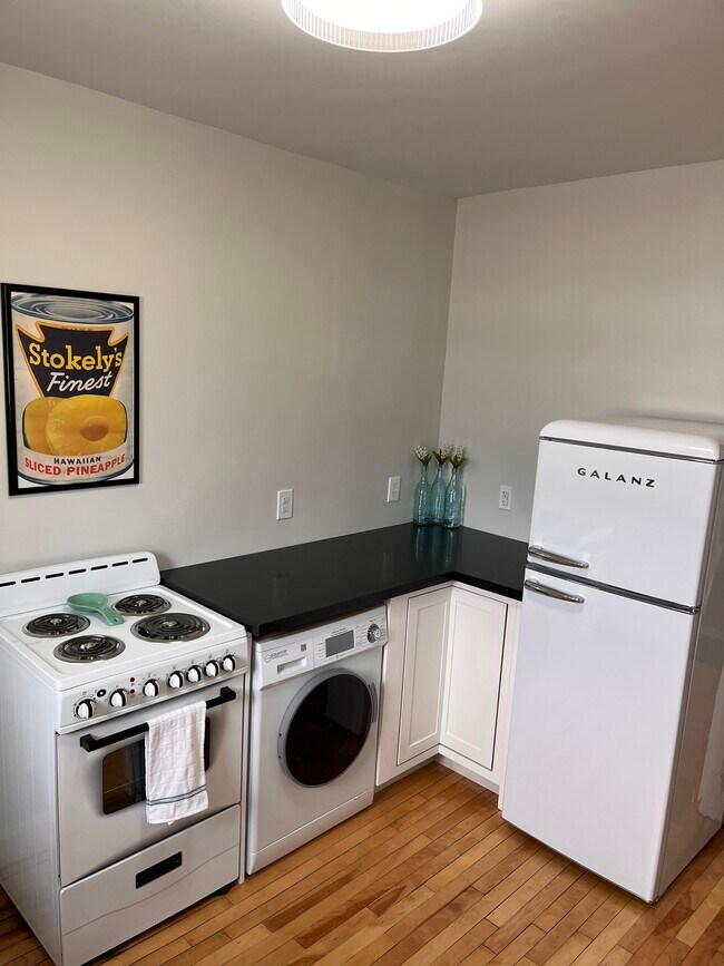 Foto del edificio - 824 Ashmun St