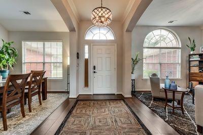 Foto del edificio - 8400 Emerald Glen Ln
