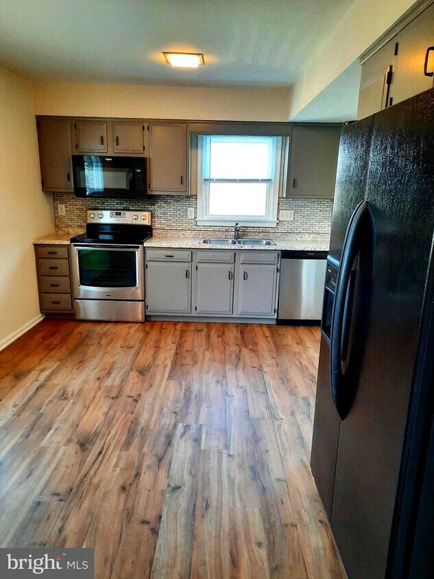 Primary Photo - 946 Allenview Dr