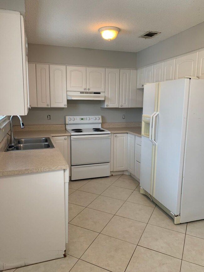 Building Photo - 334 Harris Street Mary Esther, FL 32569