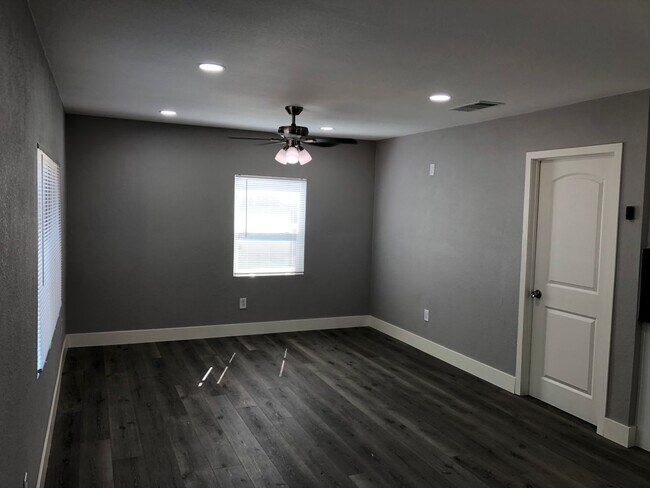 Building Photo - 1624 Glenwood Dr., Modesto, CA 95350