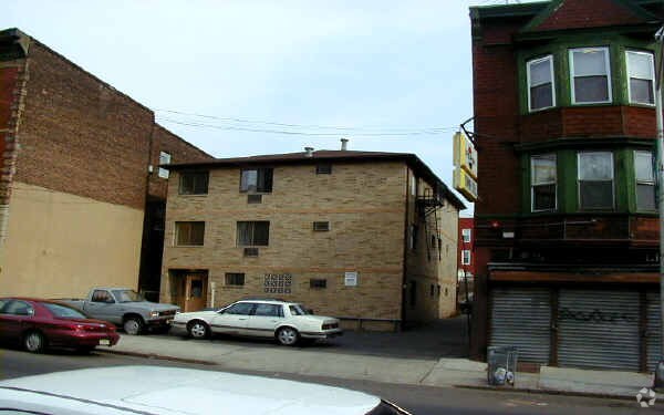 Primary Photo - 609-611 N Rodgers Blvd