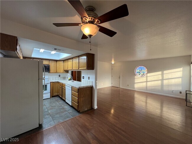 Building Photo - 5070 Jeffreys St