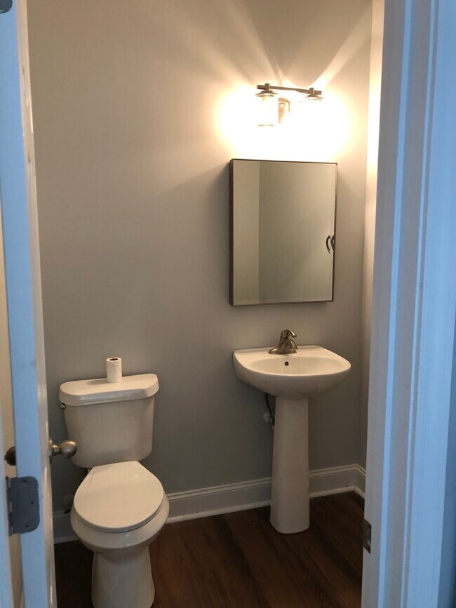 Foto del edificio - 4380 Yoruk Forest Ln