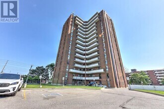 Building Photo - 3025 Queen Frederica Dr