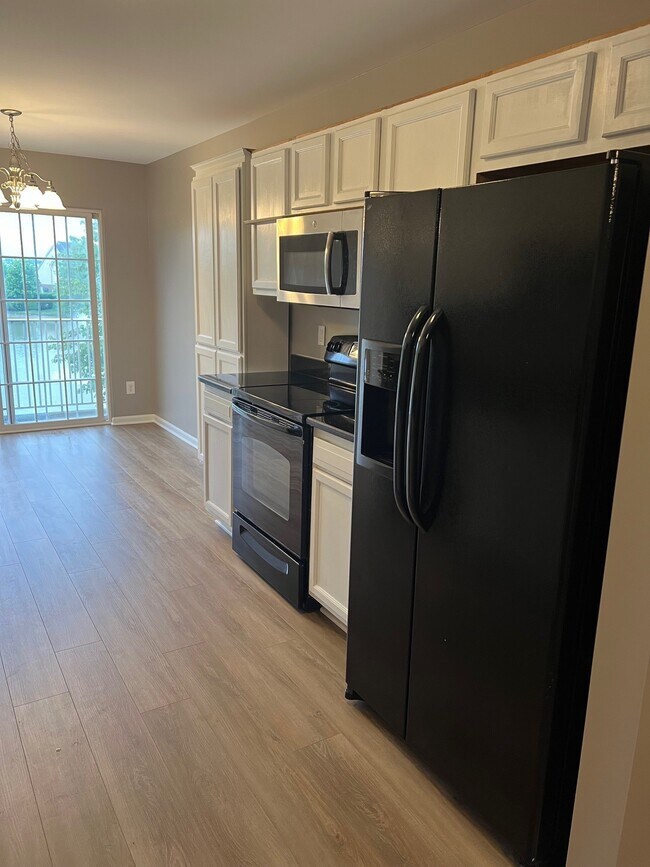 Foto del edificio - 48425 Manor Bridge Dr
