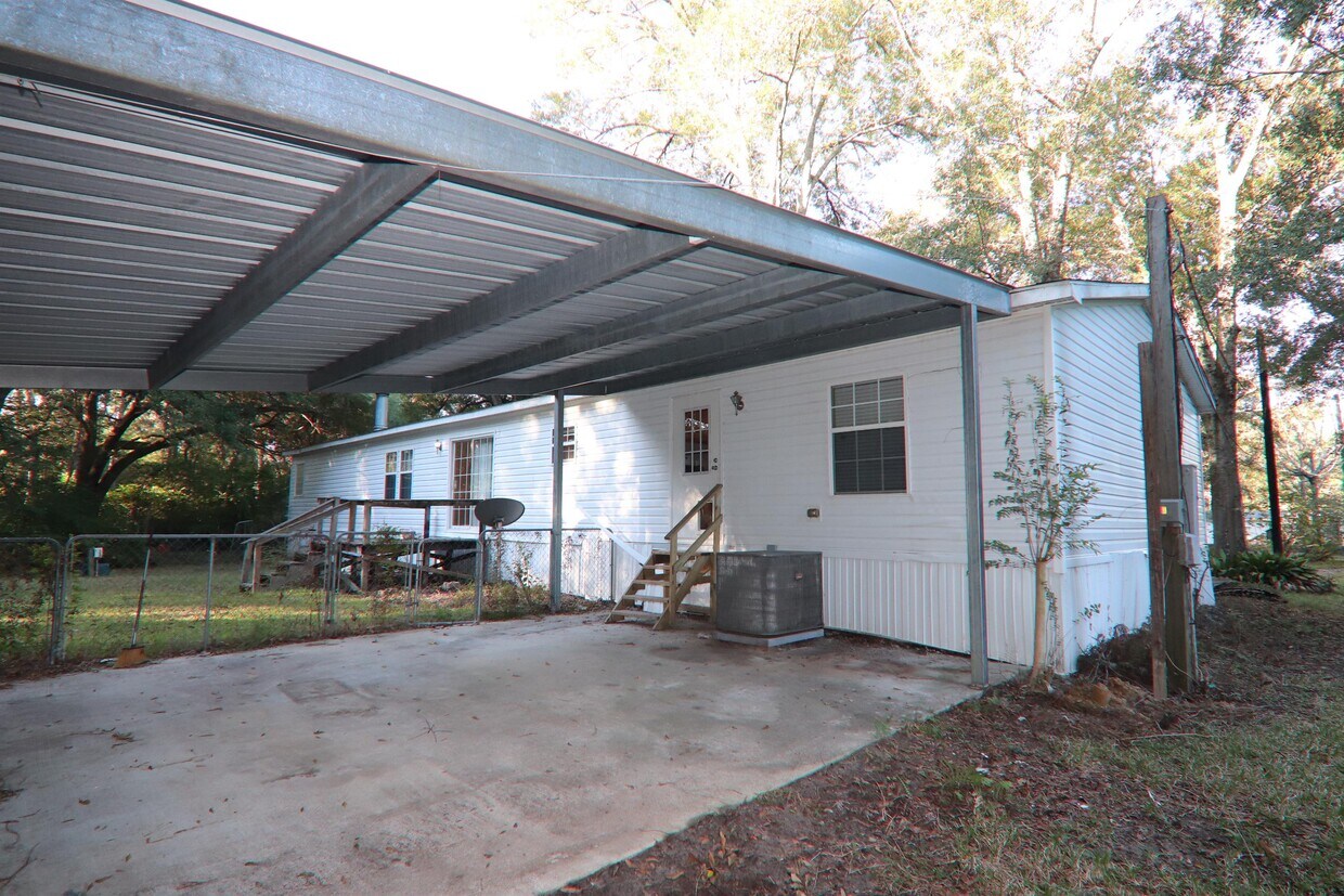 1396 Moulder Rd, Silsbee, TX 77656 House for Rent in Silsbee, TX