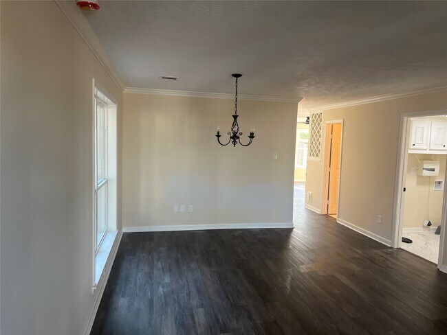 Foto del edificio - 8023 Carmel Cir