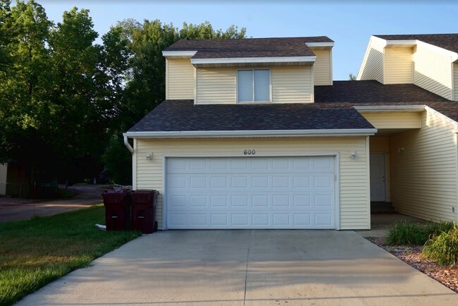 600 W 39th St Unit 600 South Sioux City Ne 68776 Apartment For
