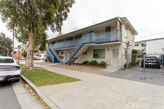 Foto del edificio - 1600 W Glenoaks Blvd